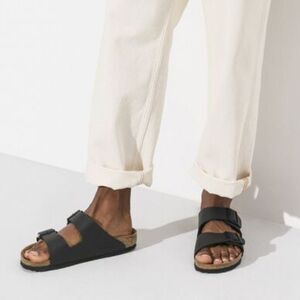 Birkenstock. Arizona Birko-Flor. Size 6.